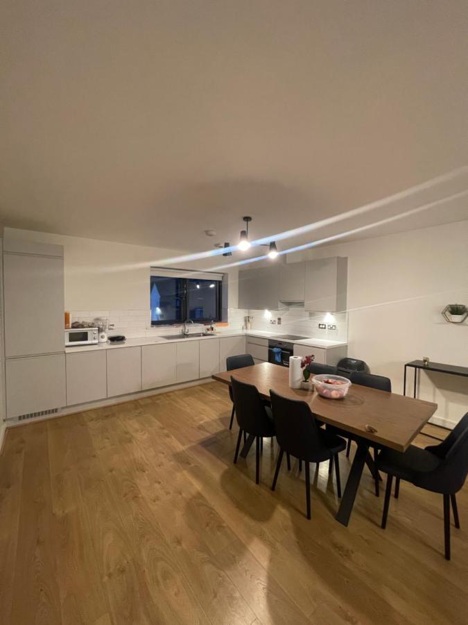Private Room In A New Shared Apartment 메이누스 외부 사진